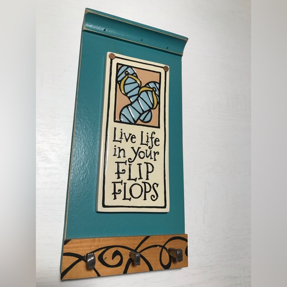 Macone Clay Wall Plaque Key Holder - Picture 2 of 9